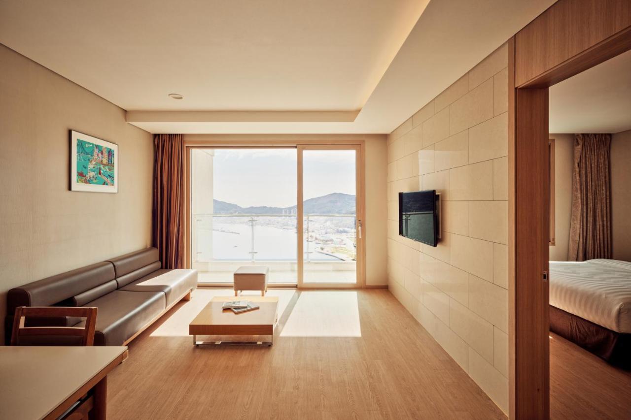 Sono Calm Geoje Hotel Екстериор снимка
