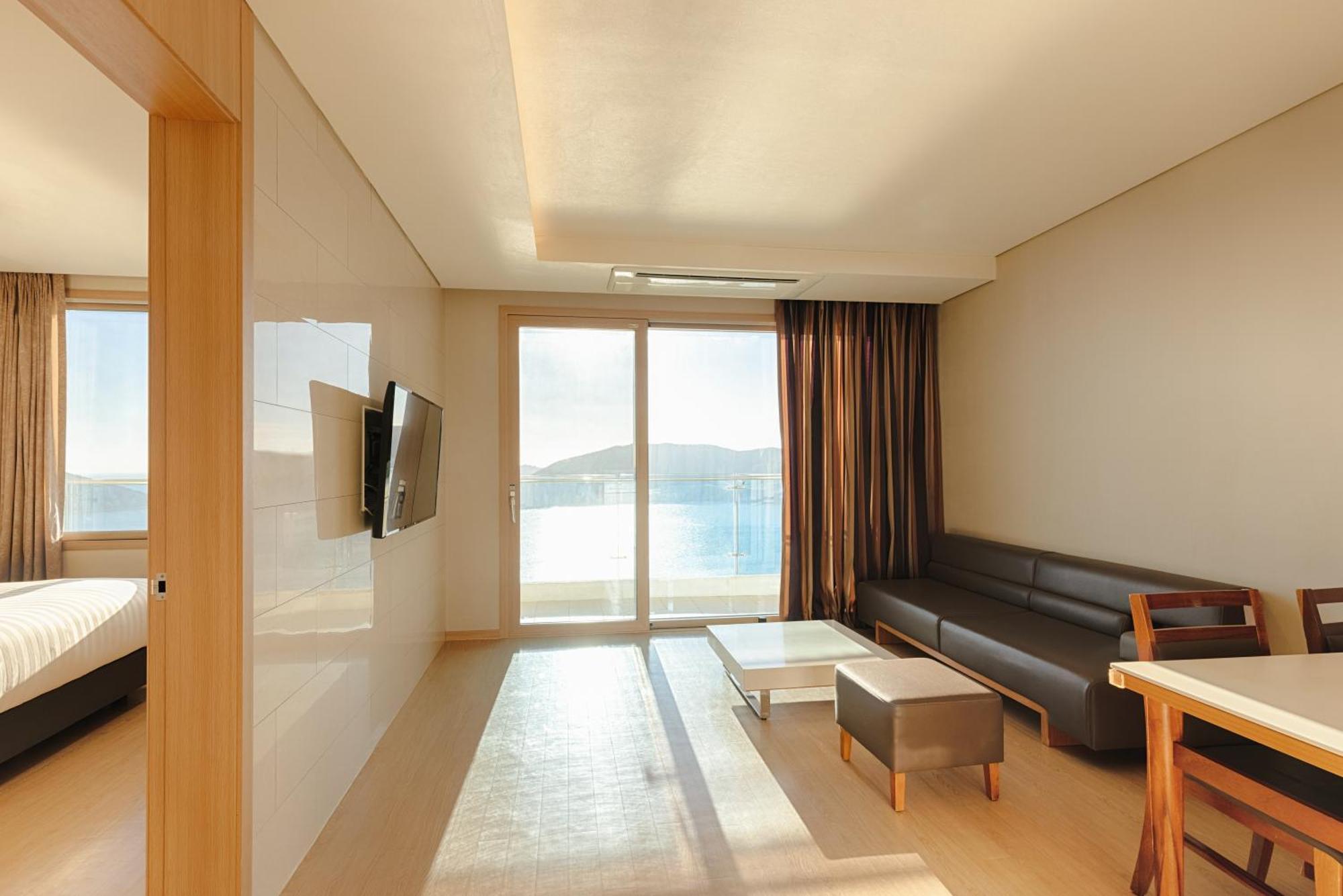 Sono Calm Geoje Hotel Екстериор снимка